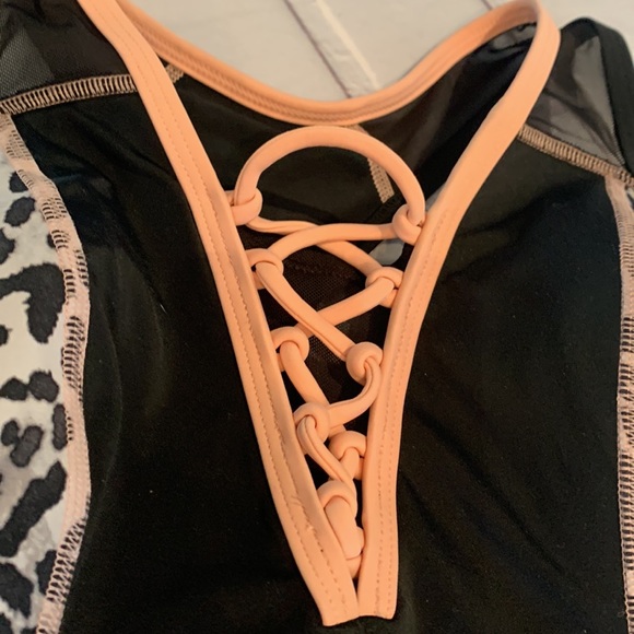 Cacique swim tank - Picture 2 of 10